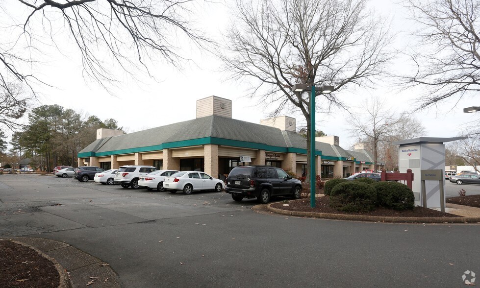 More Photos Of 240 McLaws Cir, Williamsburg General Retail For Lease