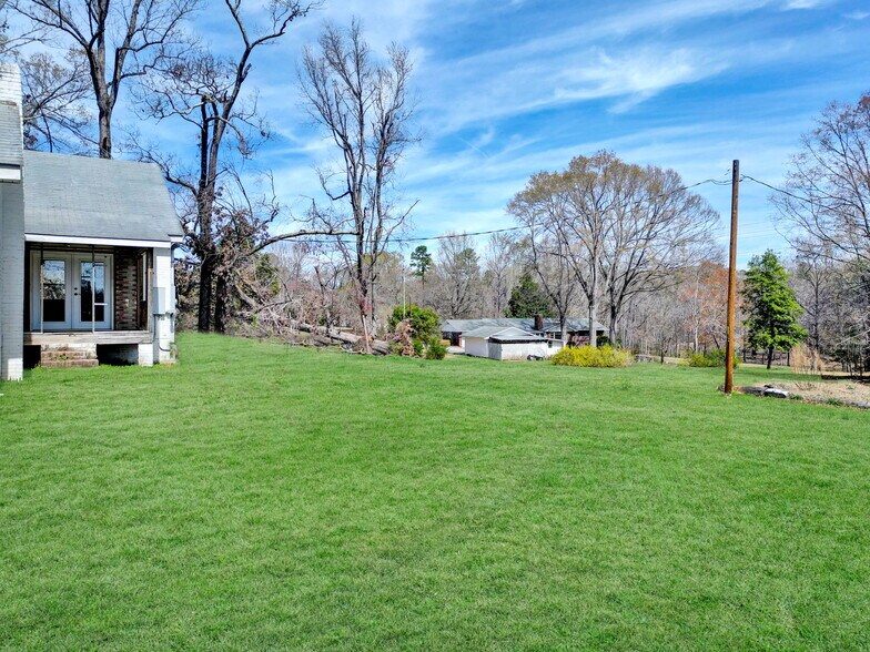 More Photos Of 12117 Highway 221, Woodruff Office For Sale