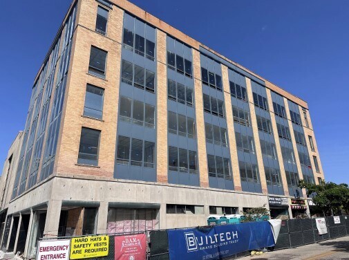 Primary Photo Of 40 Du Page Ct, Elgin Apartments For Lease