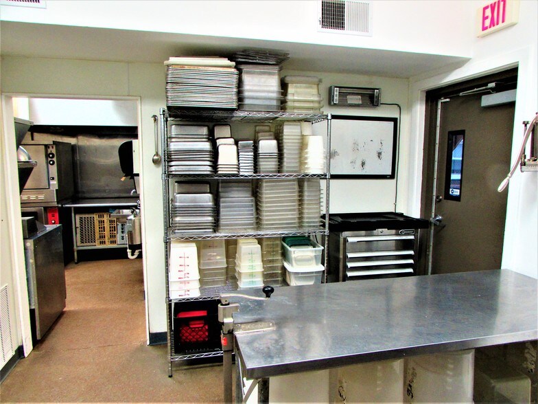 More Photos Of 6931 Gravois Ave, Saint Louis Restaurant For Lease