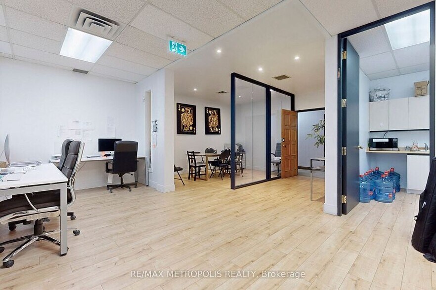 More Photos Of 7481 Woodbine Ave, Markham Office Residential For Lease