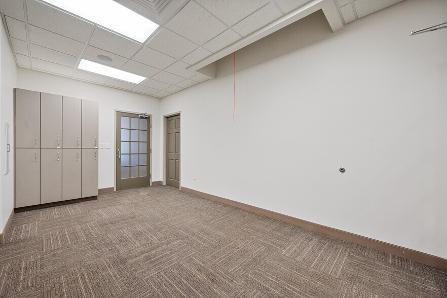 More Photos Of 6102 82nd St, Lubbock Medical For Lease