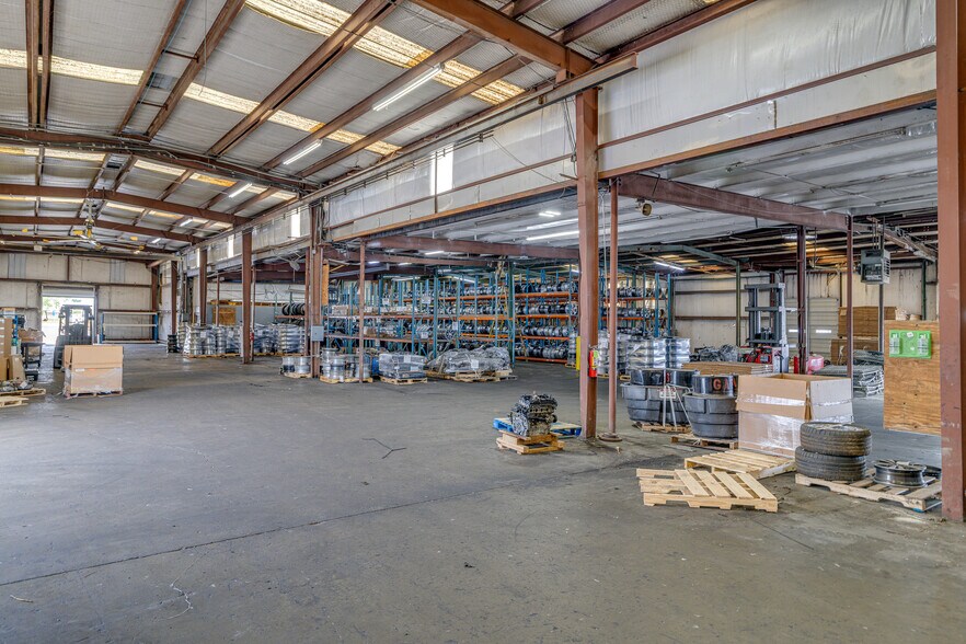 More Photos Of 208 Franklin Dr, West Monroe Distribution For Sale