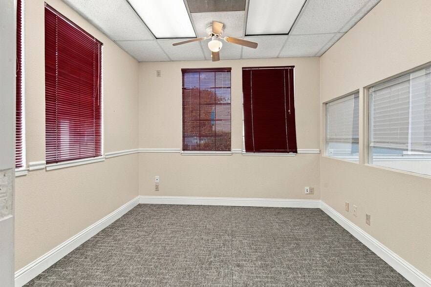 More Photos Of 403 W 11th St, Tracy Office For Sale