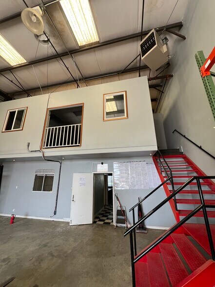More Photos Of 490 Mayock Rd, Gilroy Warehouse For Lease