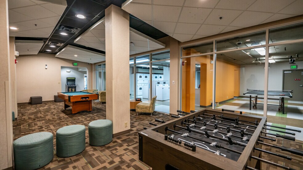 More Photos Of 4004 Gardiner Point Dr, Louisville Dormitory For Sale