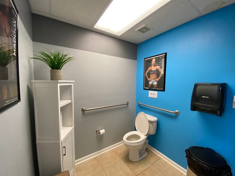 More Photos Of 5120 N Florida Ave, Tampa Health Club For Lease