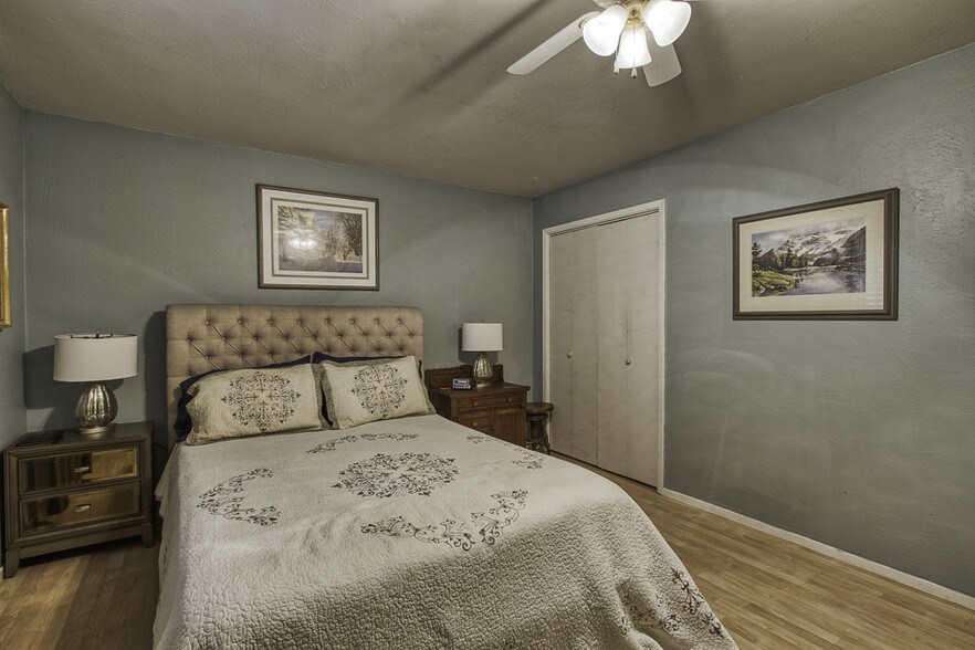 More Photos Of 10697 Highway 152, Hillsboro Storefront Retail Residential For Sale