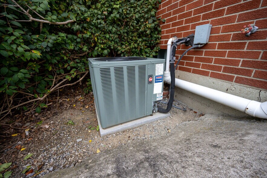 More Photos Of 1616 Abbott Rd, Lackawanna Office For Sale