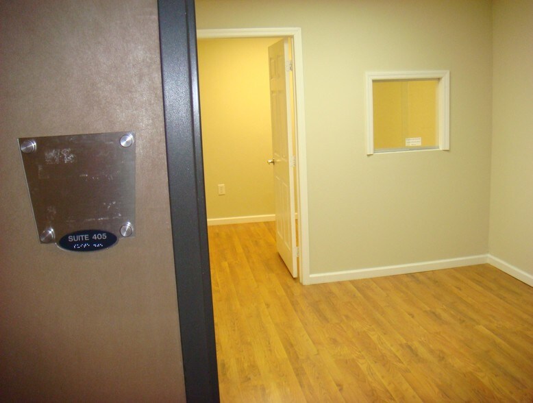 More Photos Of 1110 Brickell Ave, Miami Office For Lease
