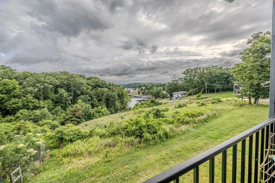 More Photos Of 2399 Twin Rivers Pt, Camdenton Trailer Camper Park For Sale