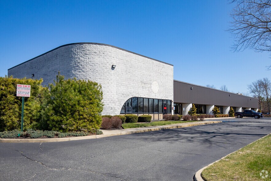 More Photos Of 101 Colin Dr, Holbrook Manufacturing For Lease