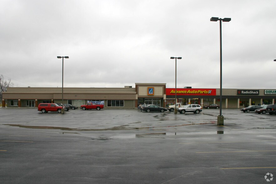 More Photos Of 1240-1270 Bellefontaine St, Wapakoneta Storefront For Lease