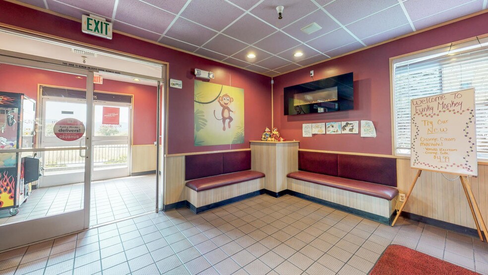 More Photos Of 1875 Riverwalk Dr, Fortuna Restaurant For Sale