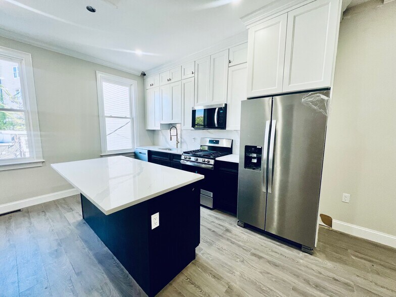 More Photos Of 3136 Summit Ave, Union City Storefront Retail Residential For Sale