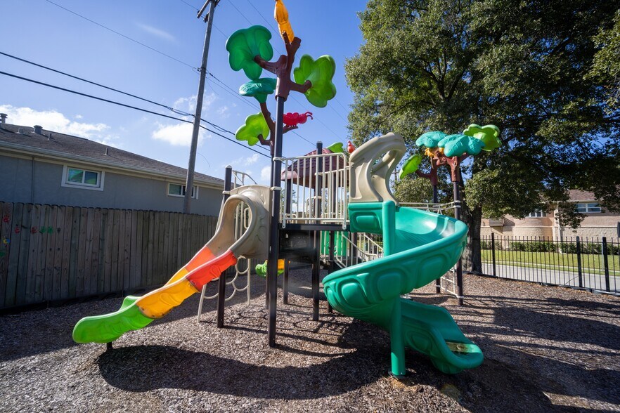 More Photos Of 5435 S Braeswood Blvd, Houston Specialty For Sale