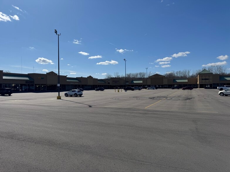 More Photos Of 15215-15261 S Dixie Hwy, Monroe Freestanding For Sale