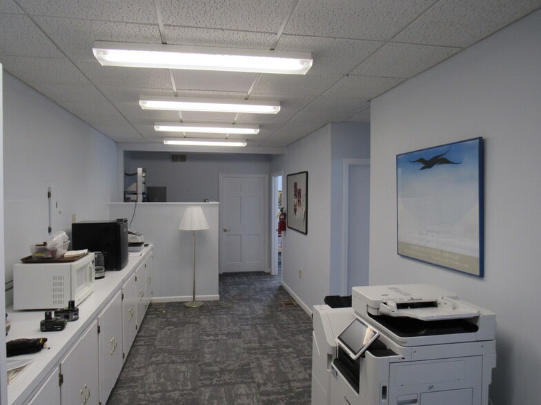 More Photos Of 29 Colton St, Farmington Religious Facility For Sale