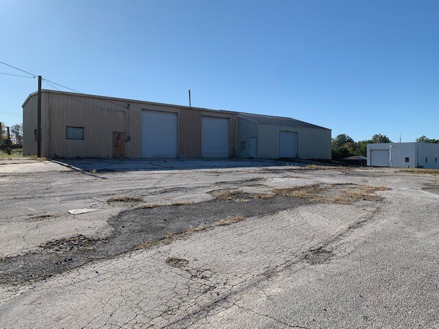 More Photos Of 713 Gray Ln, Mount Pleasant Manufacturing For Sale