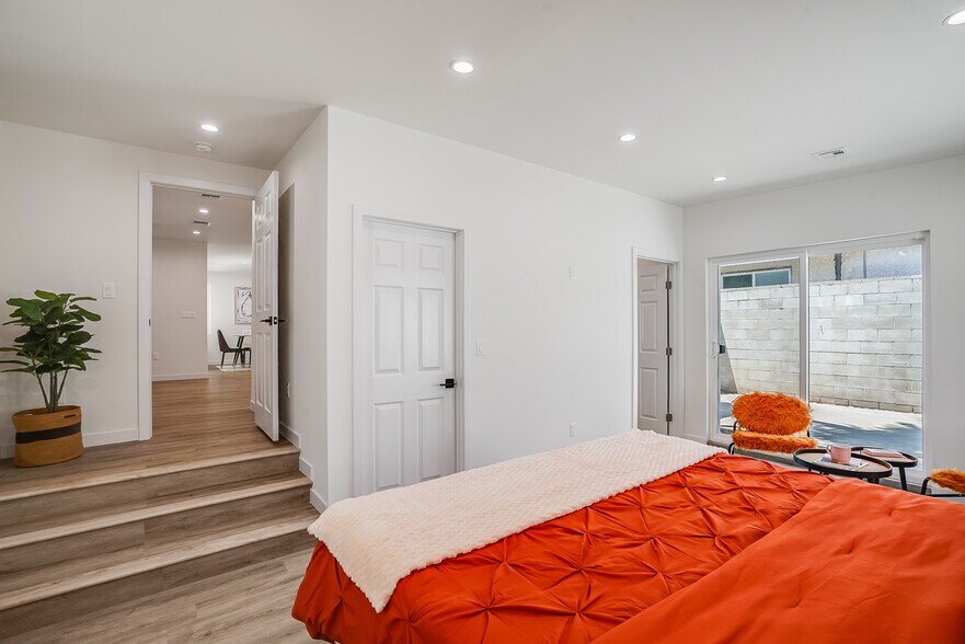 More Photos Of 7008 Encino Ave, Van Nuys Apartments For Sale