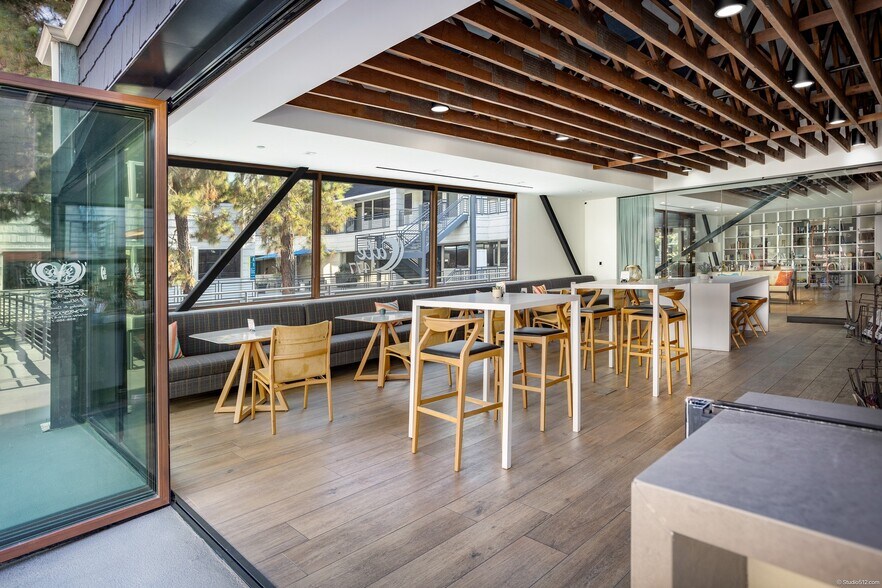 More Photos Of 8950 Villa La Jolla Dr, La Jolla Unknown For Lease