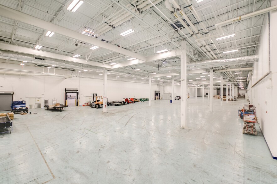 More Photos Of 1 Corporate Woods Dr, Bridgeton Distribution For Sale