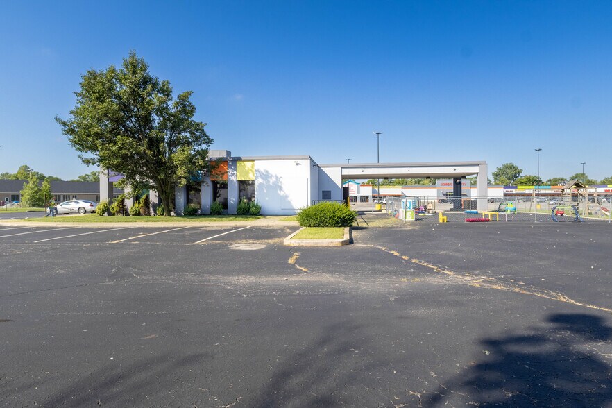 More Photos Of 8939 E 38th St, Indianapolis Unknown For Lease