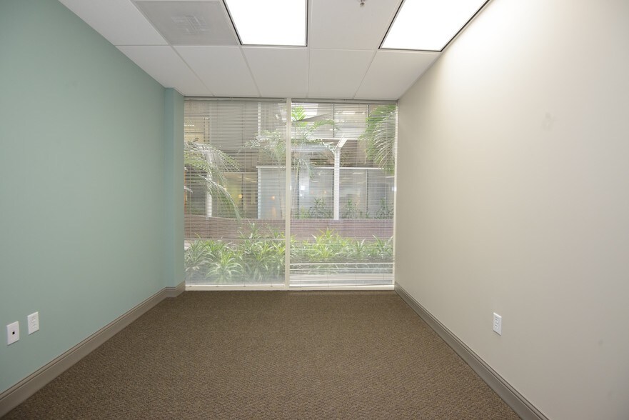 More Photos Of 3903 Northdale Blvd, Tampa Coworking Space