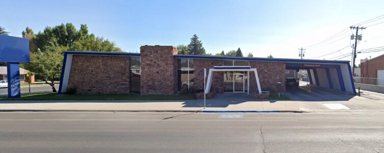 Primary Photo Of 215 N Broadway Ave, Riverton General Retail For Sale