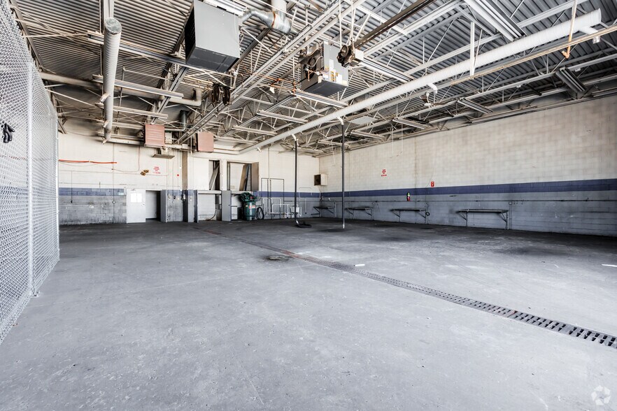 More Photos Of 4000 N Mannheim Rd, Franklin Park Auto Dealership For Sale