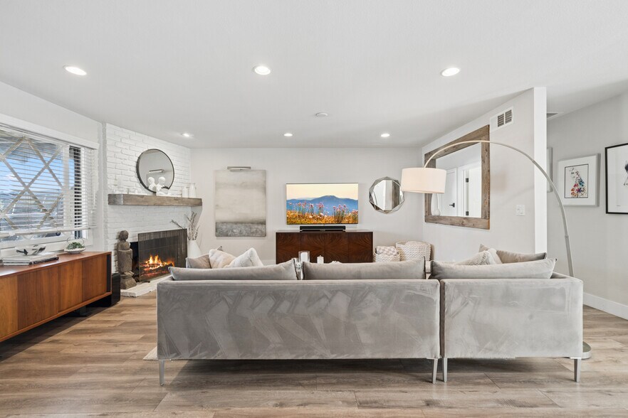 More Photos Of 2048 Garden Ln, Costa Mesa Multifamily For Sale