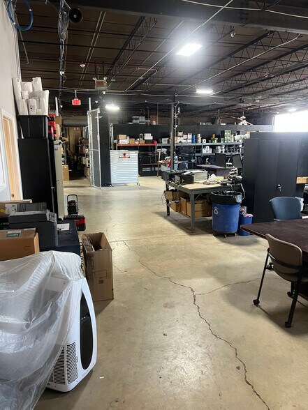 More Photos Of 1601 E Algonquin Rd, Mount Prospect Warehouse For Sale