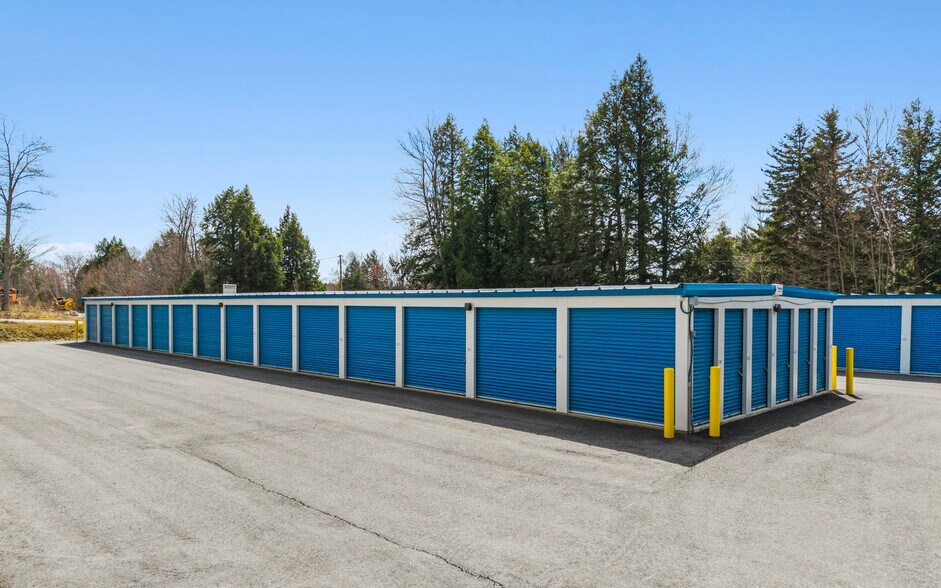 More Photos Of 15 Sears Dr, Rindge Self Storage For Sale