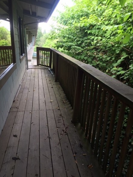 More Photos Of 3330 Kitsap Way, Bremerton Office For Lease