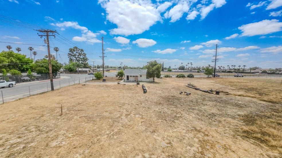 More Photos Of 1011 W 7th St, San Jacinto Land For Sale