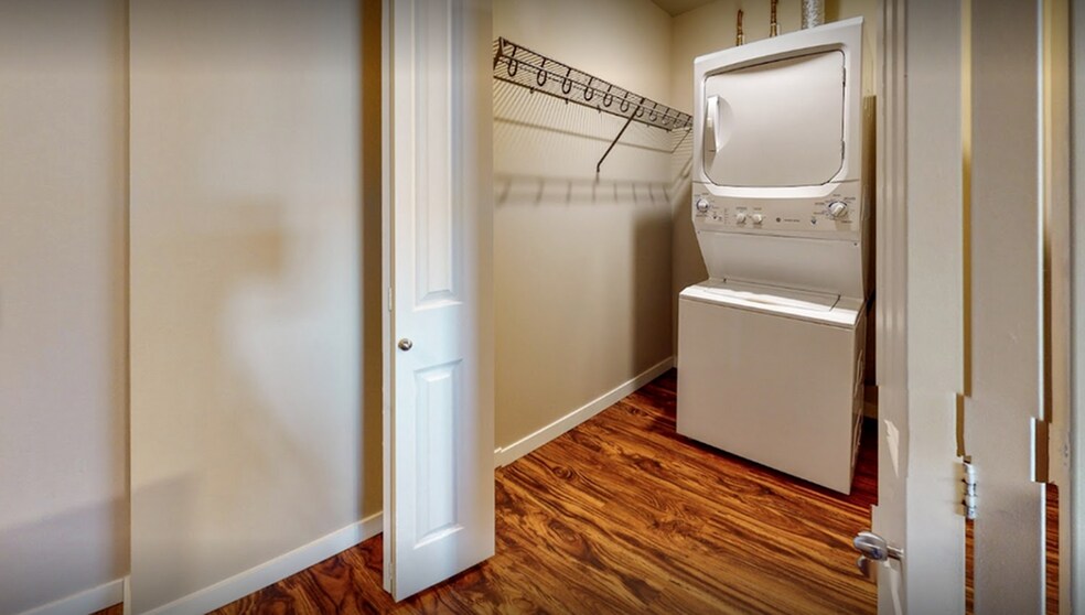 More Photos Of 954 E Union St, Seattle Apartments For Lease