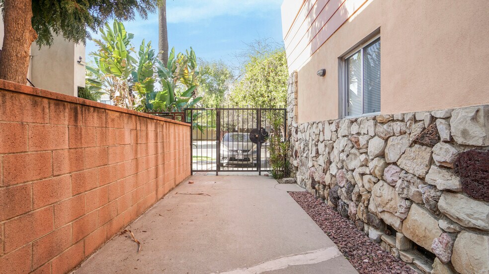 More Photos Of 3310 Keystone Ave, Los Angeles Apartments For Sale