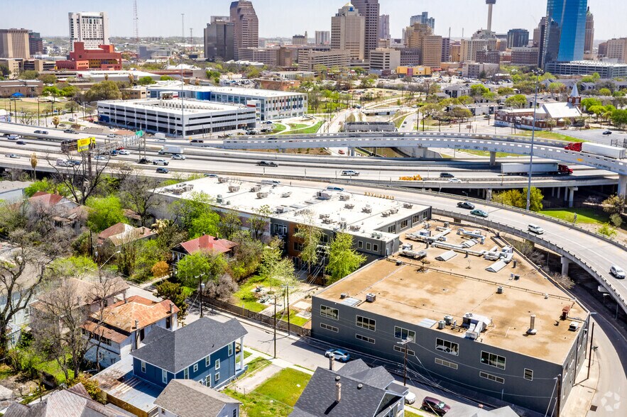 More Photos Of 816 Camaron St, San Antonio Office For Lease