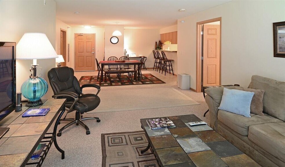 More Photos Of 721 Lake Susan Dr, Chanhassen Apartments For Sale