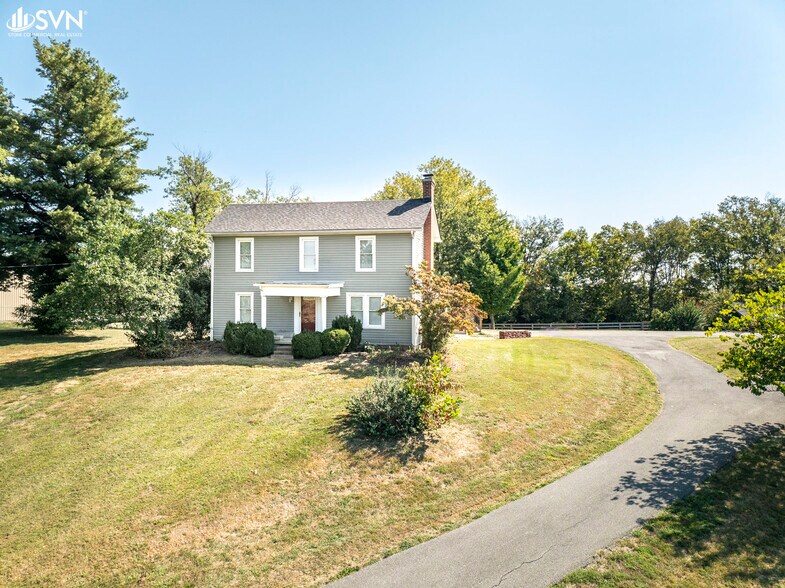 More Photos Of 2761 Lexington Rd, Richmond Office For Lease