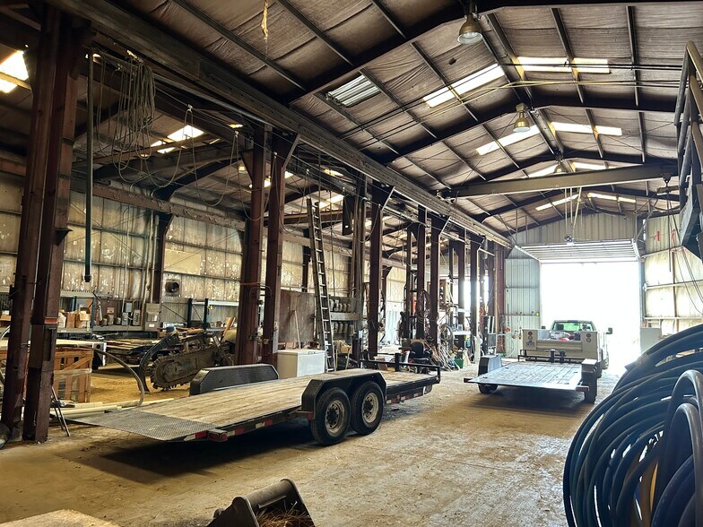 More Photos Of 5522 A N Center St, Hilliard Warehouse For Sale