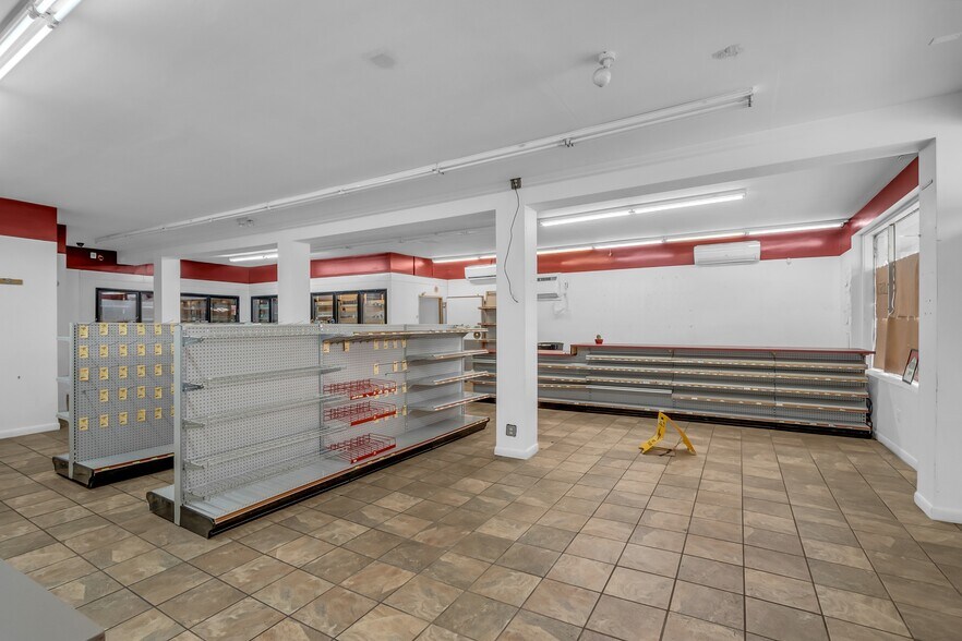 More Photos Of 288 Washington St, Peabody Convenience Store For Sale