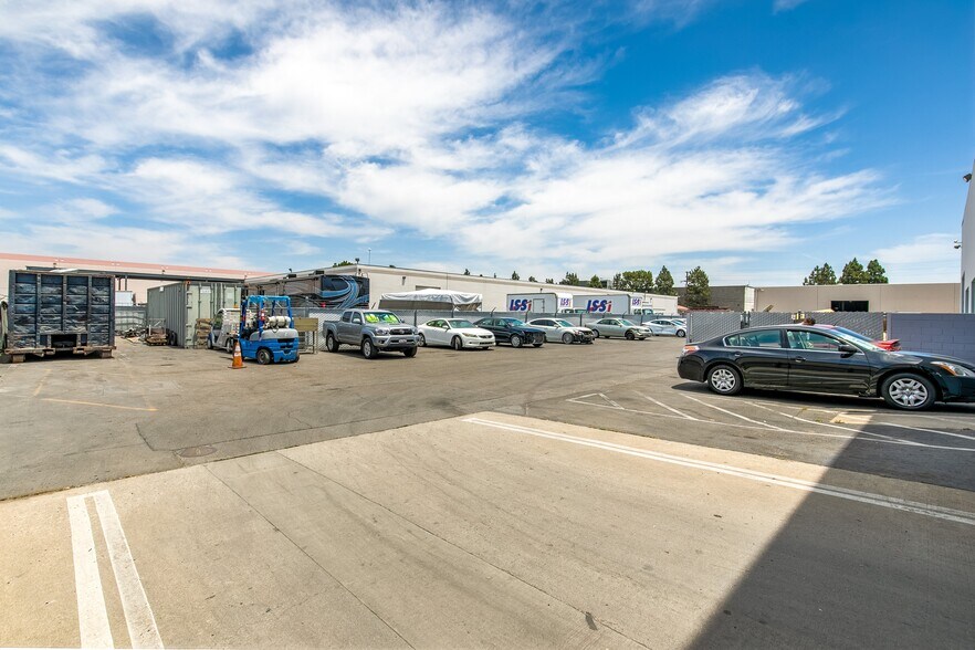 More Photos Of 1621 E Orangethorpe Ave, Fullerton Warehouse For Sale