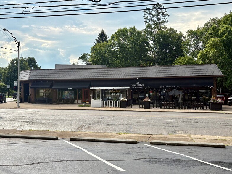 More Photos Of 3666-3672 Erie Ave, Cincinnati Restaurant For Lease