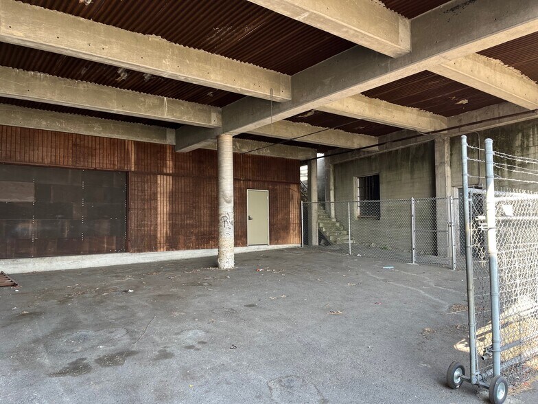 More Photos Of 2325-2333 Tacoma Ave S, Tacoma Storefront For Lease