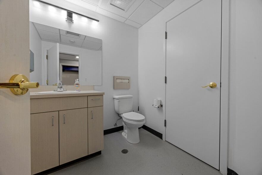 More Photos Of 3102 100th St SW, Everett Warehouse For Lease