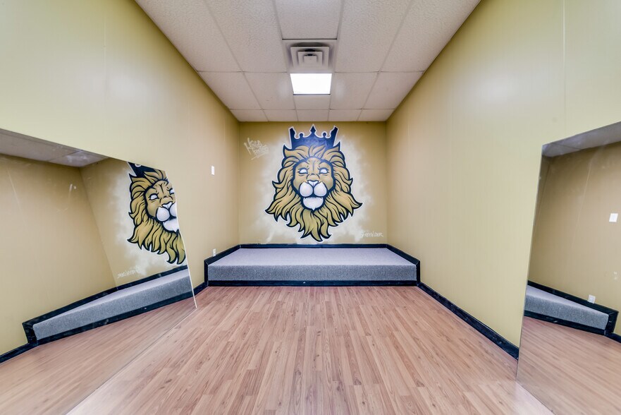 More Photos Of 203 E Main St, Forney Freestanding For Sale