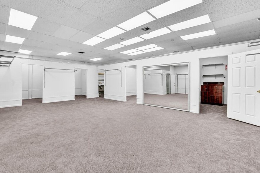 More Photos Of 2930 SW 30th Ave, Pembroke Park Freestanding For Lease