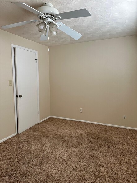 More Photos Of 1545 Kansas Ave, Lorain Apartments For Sale