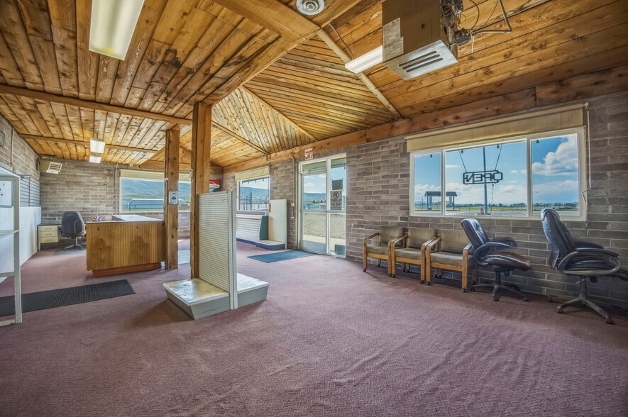 More Photos Of 391 Wine Country Rd, Prosser Freestanding For Sale